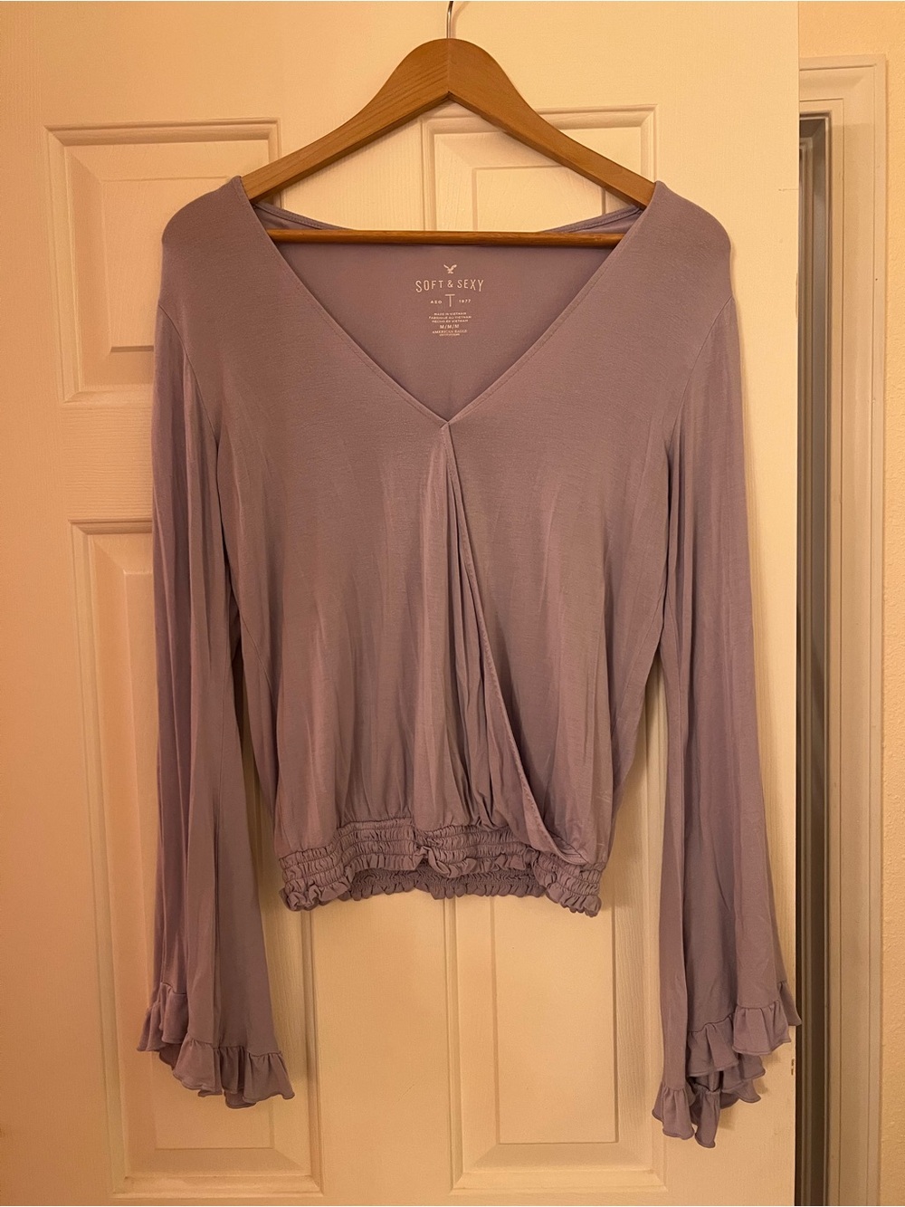 AELavender V-Neck Long Sleeve Top